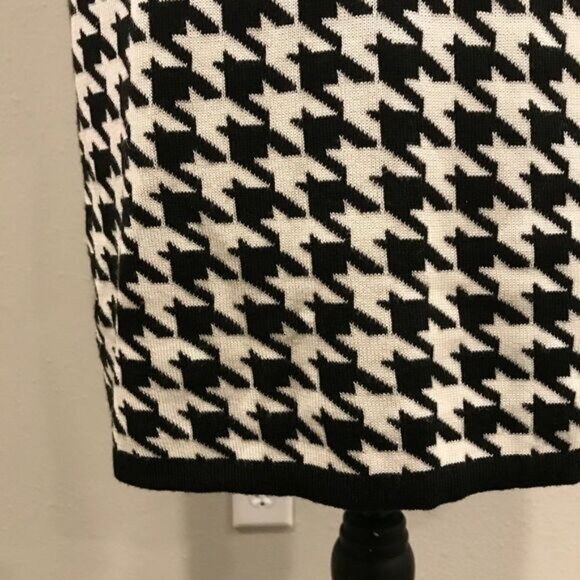 Calvin Klein long sleeve v-neck houndstooth print Sweater Dress - Picture 6 of 14